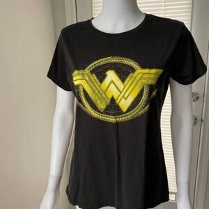 Wonder Woman Heroic Emblem Graphic T-Shirt Sz L